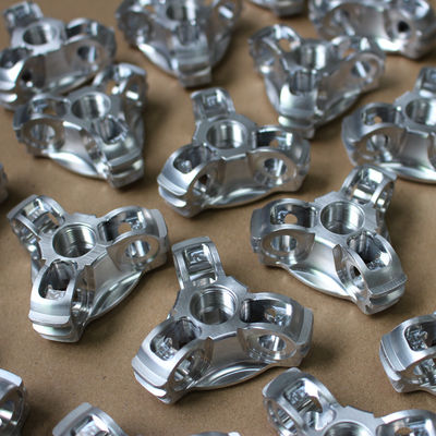 Final superficial de seda modificado para requisitos particulares de la pintura que defiende de las piezas de aluminio del CNC