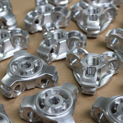 El CNC de aluminio de la alta precisión 6061 pieza creación de un prototipo rápida al acabamiento de anodización de la producción