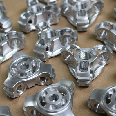 Piezas que trabajan a máquina de aluminio del CNC de la alta precisión que pulen con chorro de arena final superficial de anodización