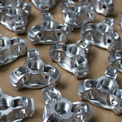 El CNC de aluminio de la alta precisión 6061 pieza creación de un prototipo rápida al acabamiento de anodización de la producción