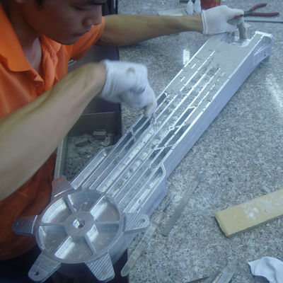 El CNC de aluminio rápido trabajó a máquina las piezas de los prototipos que enarenaban final superficial de anodización