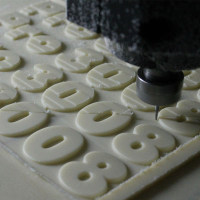 Piezas rápidas de la creación de un prototipo del CNC del ABS plástico con final superficial que enarena que quita las rebabas