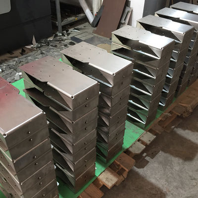Laser rápido de las piezas de chapa de la precisión de la creación de un prototipo que corta opciones de acabado superficiales de doblez