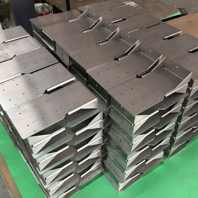 304 piezas de precisión de acero inoxidables, fabricación de chapa exacta con golpear ligeramente de soldadura