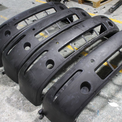 Fabricación del bajo volumen de la industria del automóvil de RIM Large Bumper Parts For del moldeo a presión de reacción