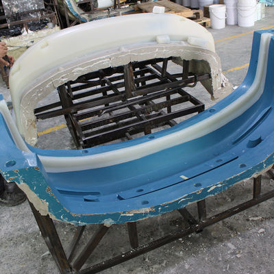 RIM Reaction Injection Molding Plastic piezas grandes para los topes automotrices