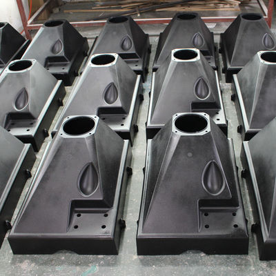 Shell Reaction Injection Molding Parts grande con el material superficial del poliuretano que quita las rebabas