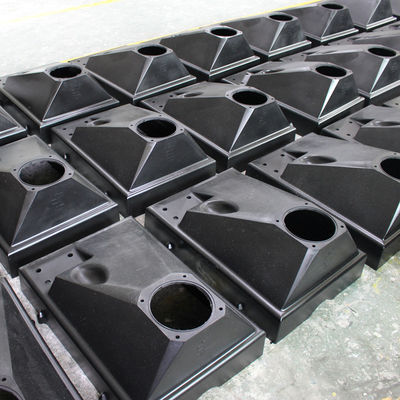 Shell Reaction Injection Molding Parts grande con el material superficial del poliuretano que quita las rebabas