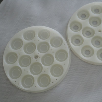 Piezas plásticas mecánicas modificadas para requisitos particulares del CNC PP que enarenan puliendo con chorro de arena el final superficial